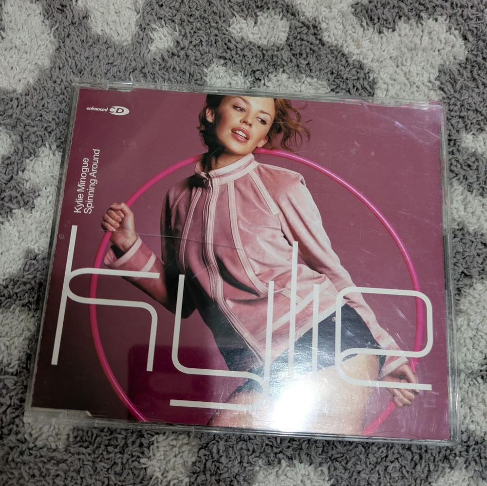 🦋5/25$ Kylie Minogue Spinning Around CD with Pink Cover